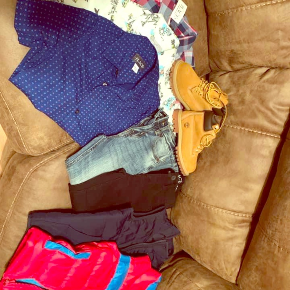 size 4 all clothes size 4-5 toddler.